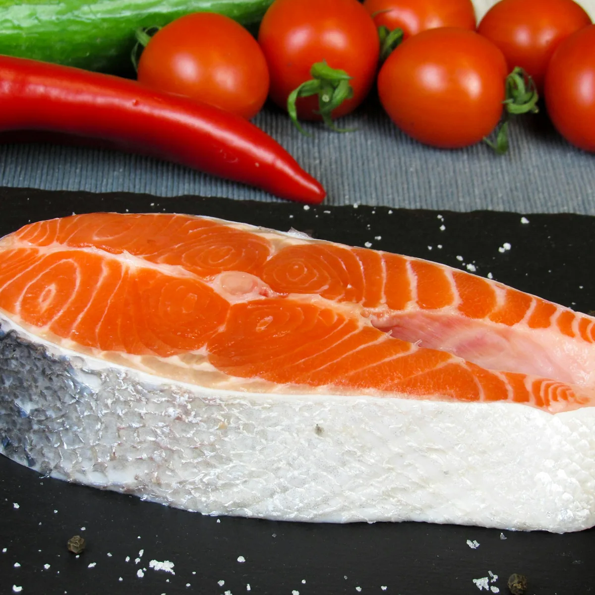 Cá hồi Na Uy nguyên con – Cá nước ngọt · hàng có sẵn tại kho VB Food